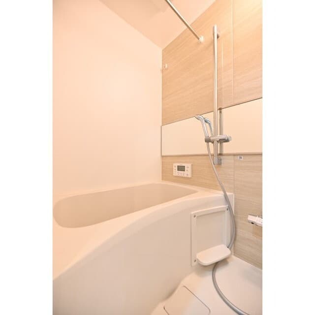 Room image 15