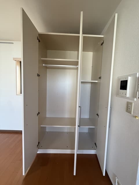 Room image 15