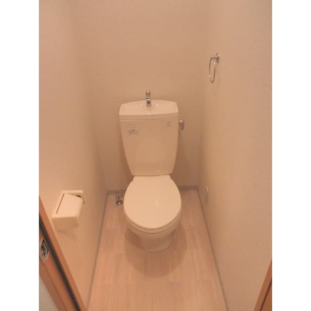 Room image 12