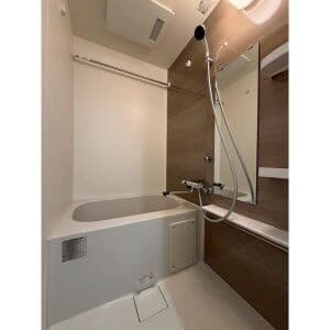 Room image 9