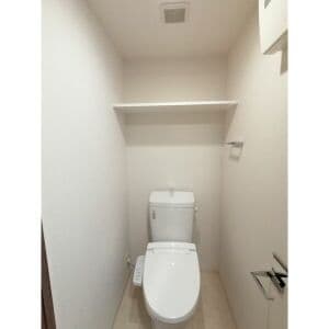 Room image 16