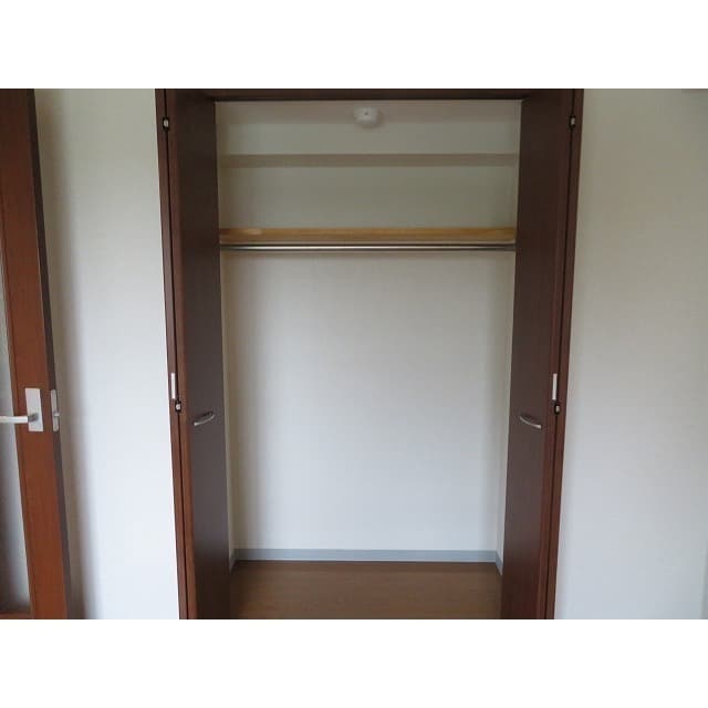 Room image 15