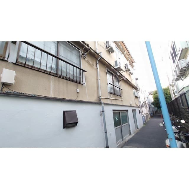 Room image 11