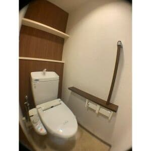Room image 15
