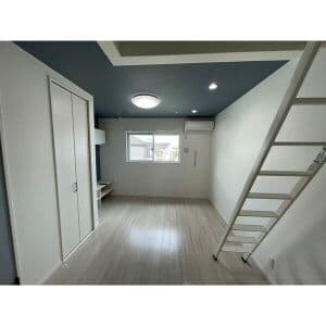 Room image 8