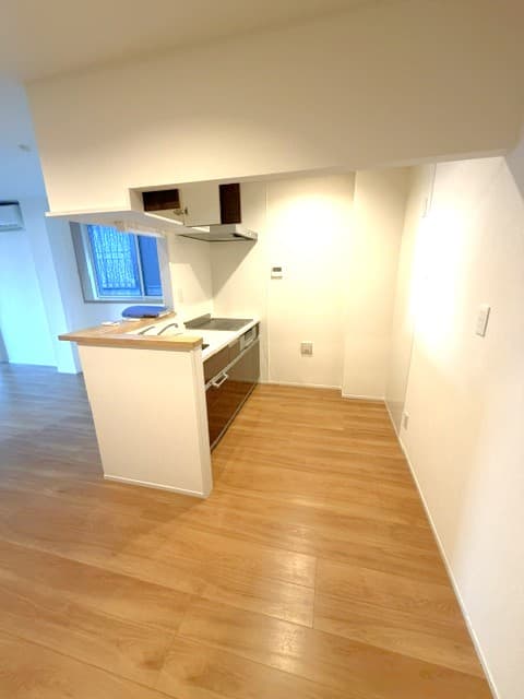 Room image 8