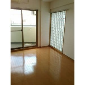 Room image 15