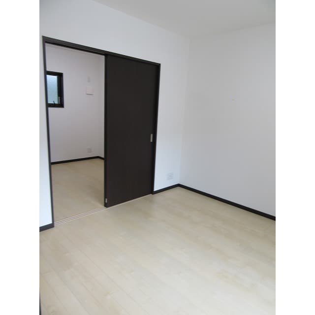 Room image 15