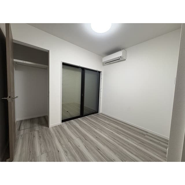 Room image 14