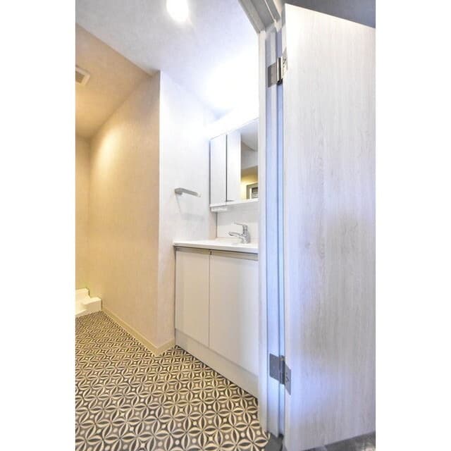 Room image 13