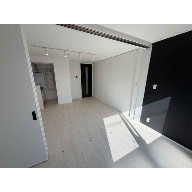 Room image 16