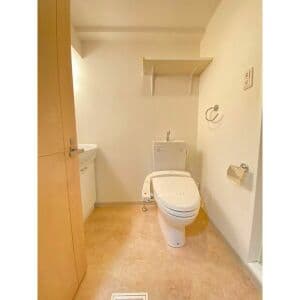 Room image 15