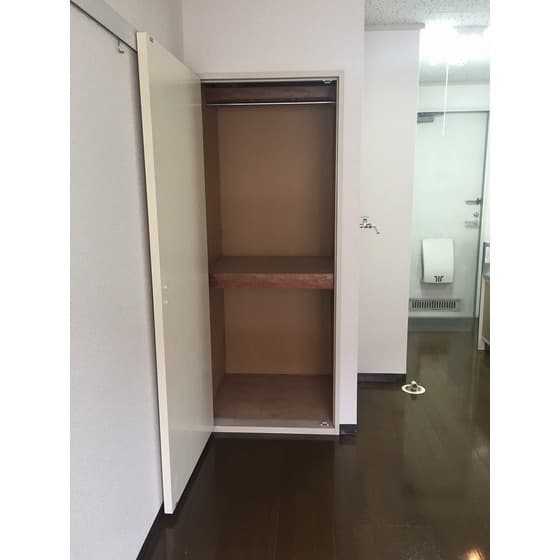 Room image 13