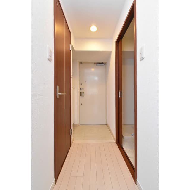 Room image 11