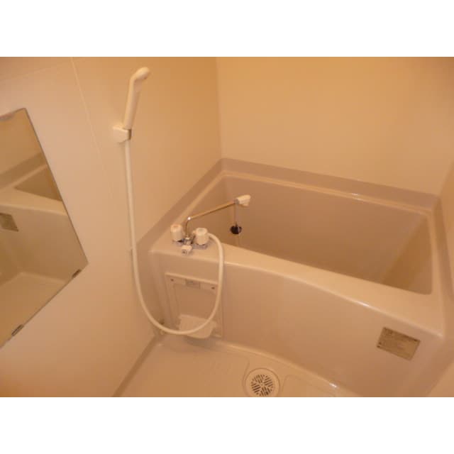 Room image 10