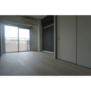 Room image 15