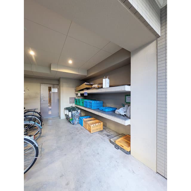 Room image 8