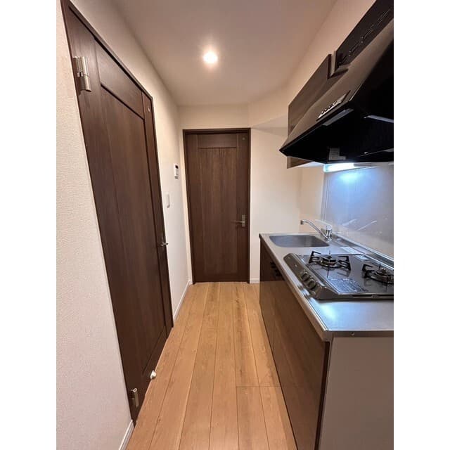 Room image 8