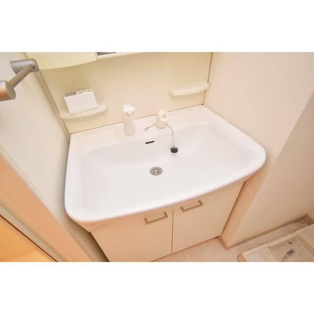 Room image 13