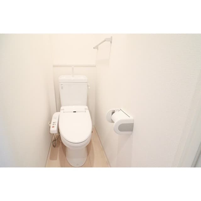 Room image 8