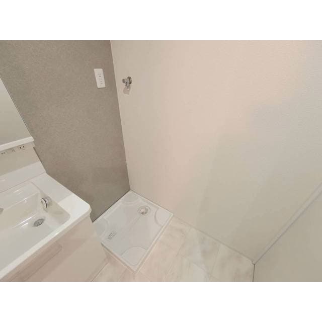 Room image 13