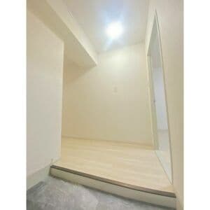Room image 12