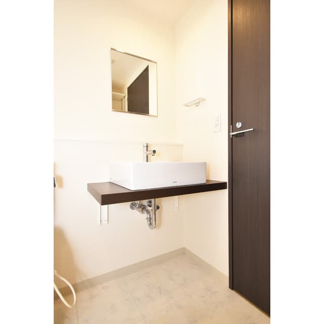 Room image 9