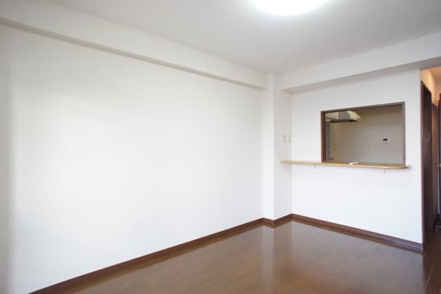 Room image 16