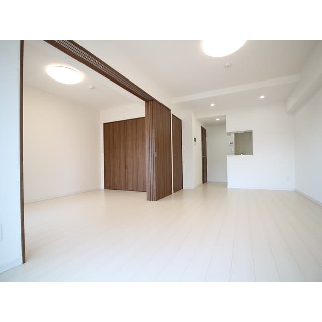 Room image 15