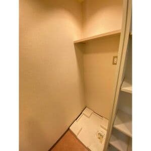 Room image 15