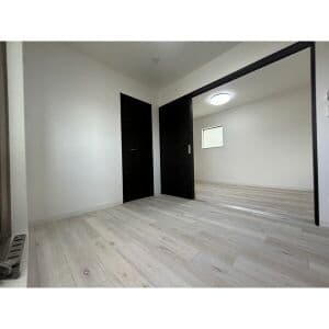 Room image 15