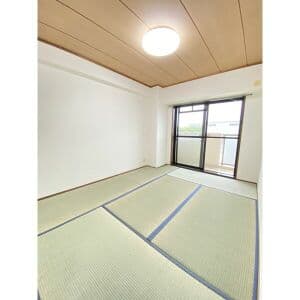 Room image 12