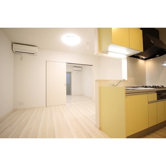 Room image 14