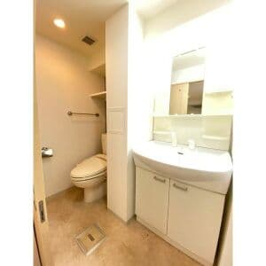 Room image 16