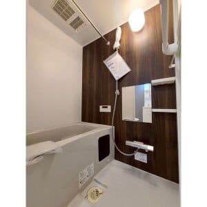 Room image 16