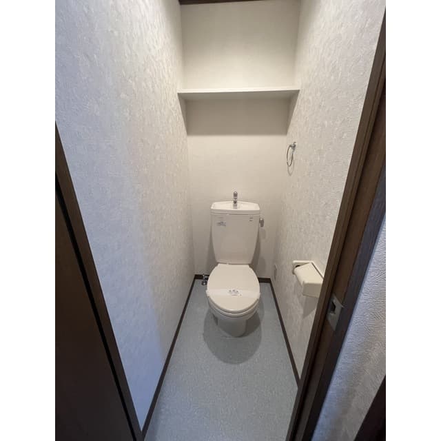 Room image 11