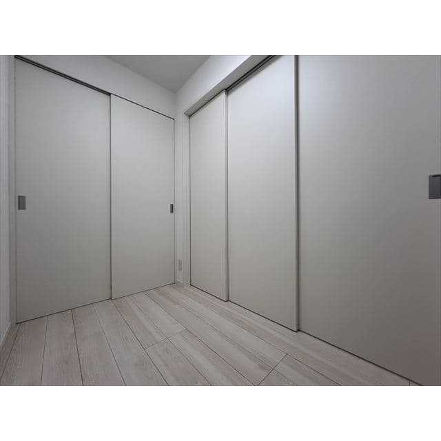 Room image 15