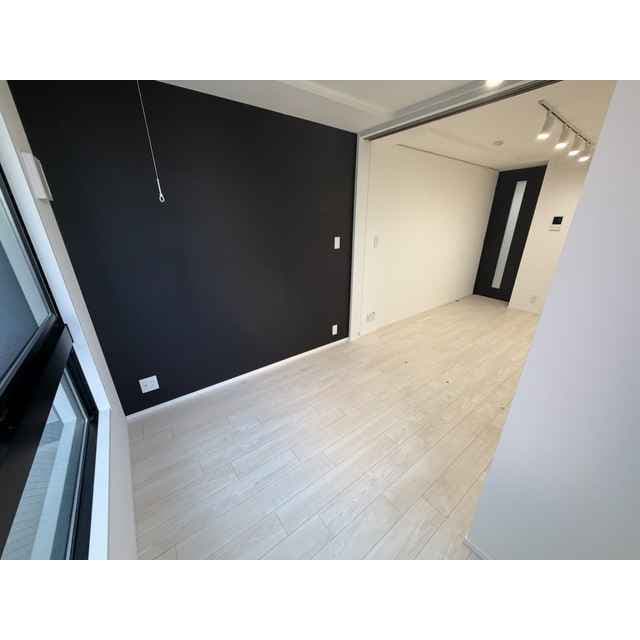 Room image 16