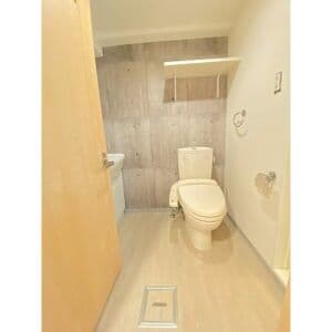 Room image 15