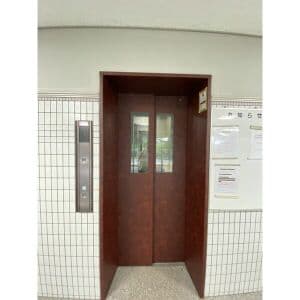 Room image 9