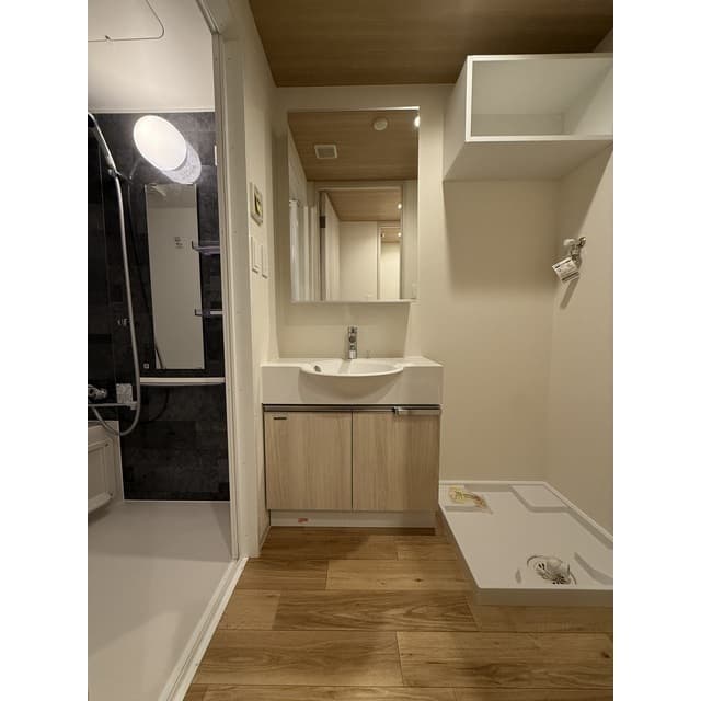 Room image 9