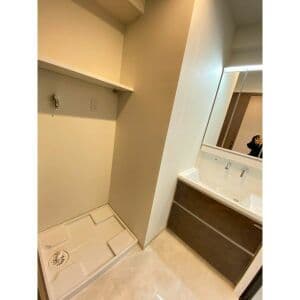 Room image 16