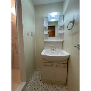 Room image 9