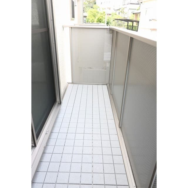Room image 12