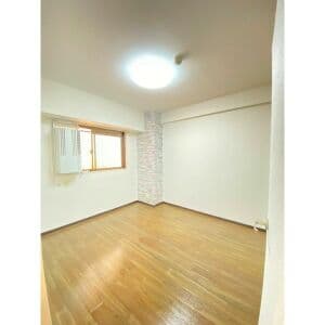 Room image 14