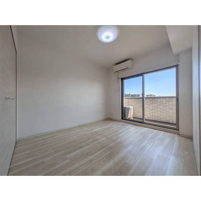 Room image 10