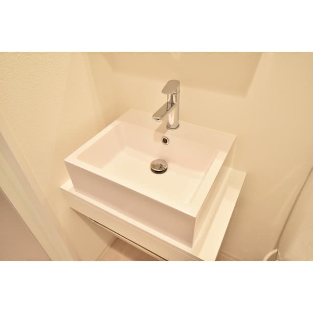 Room image 13