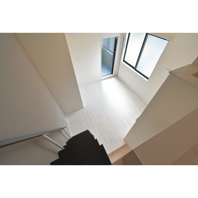 Room image 8