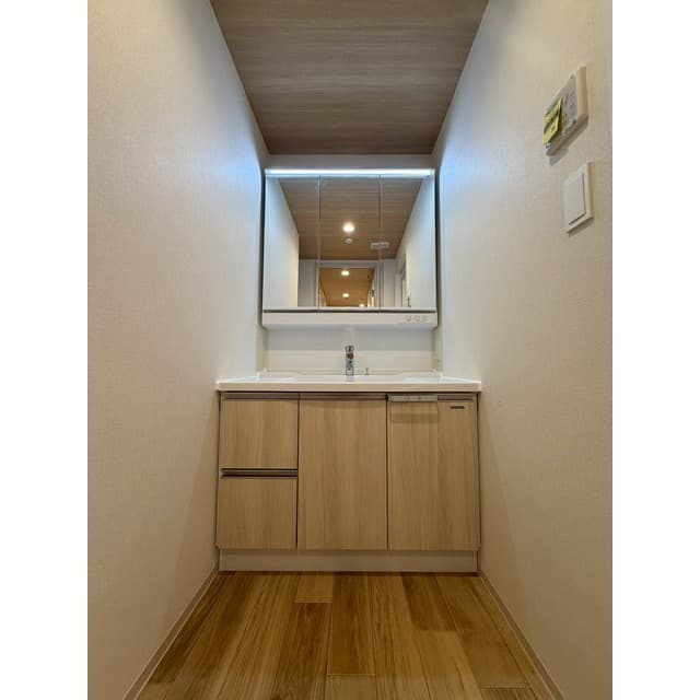 Room image 11