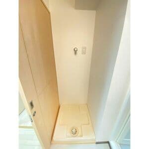 Room image 16